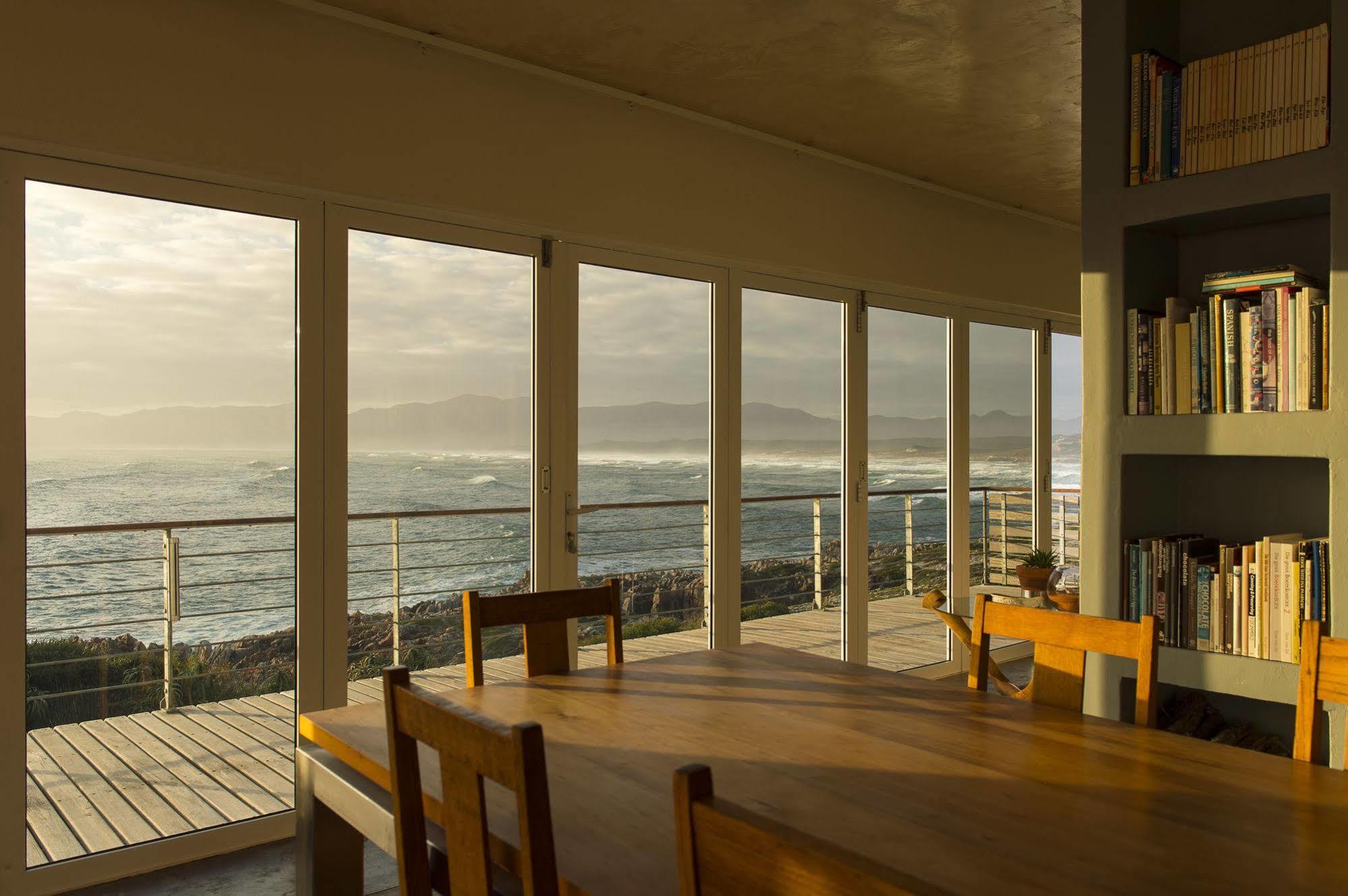 Whalesong Lodge Gansbaai Exteriér fotografie